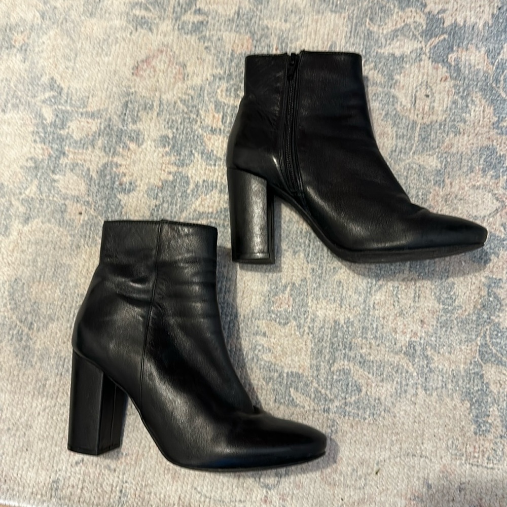 Seychelles Black Leather Booties Size 7